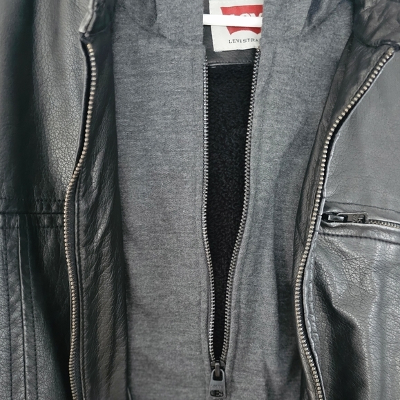 Levi’s faux black leather jacket with gray hood size Large - Picture 7 of 12